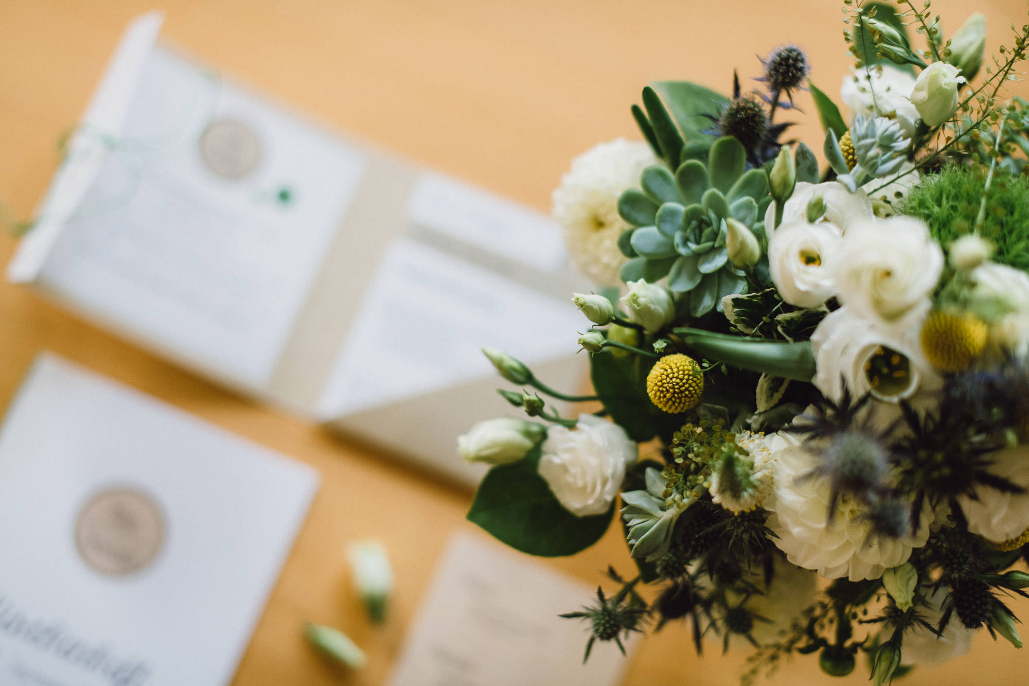 greenery-wedding-hochzeit-prielhof-sukkulenten-scheyern-lauraelenaphotography-003
