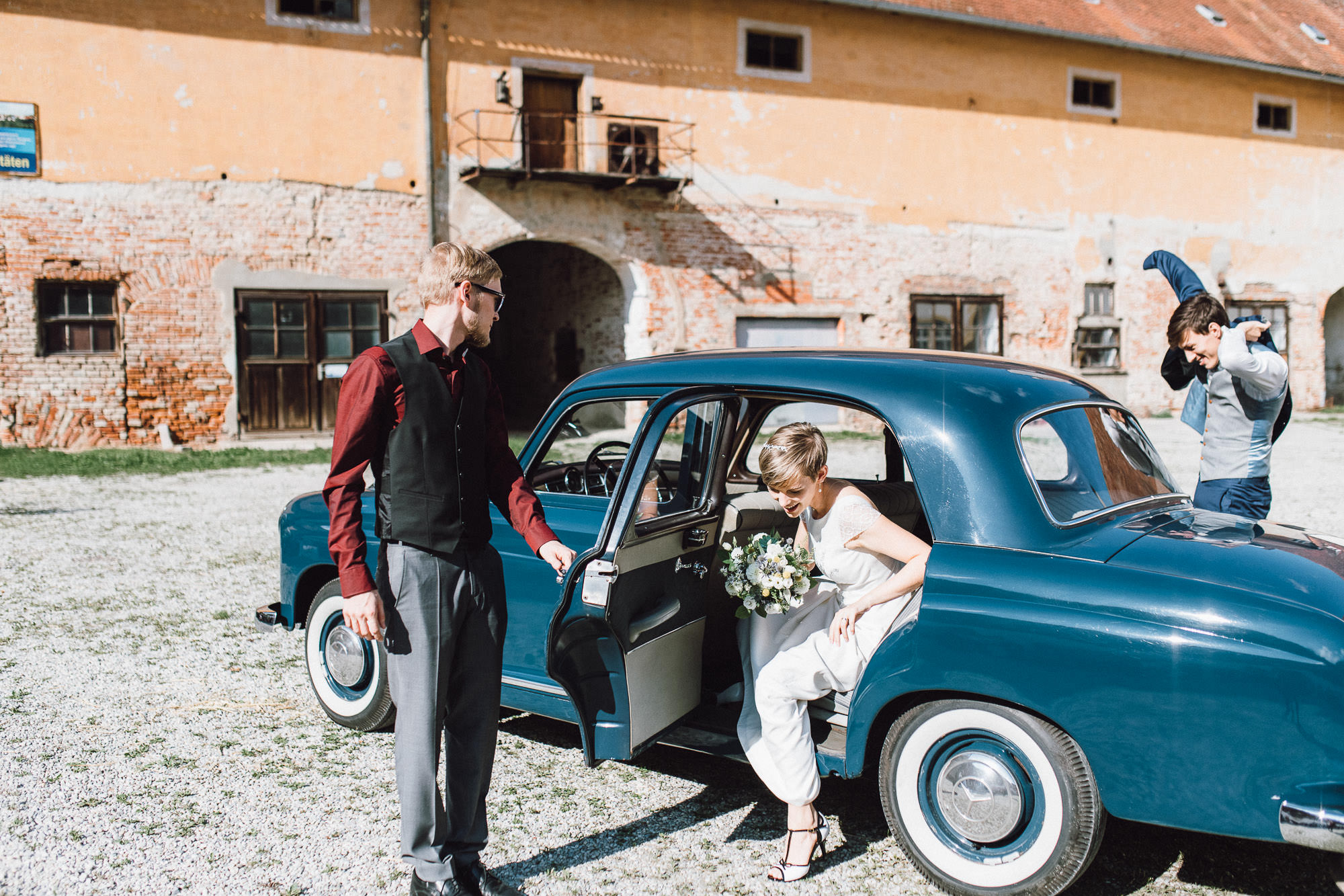 greenery-wedding-hochzeit-prielhof-sukkulenten-scheyern-lauraelenaphotography-063