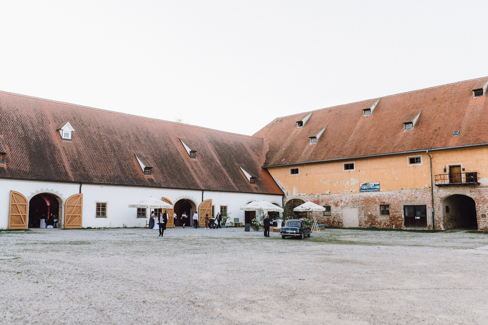 greenery-wedding-hochzeit-prielhof-sukkulenten-scheyern-lauraelenaphotography-089
