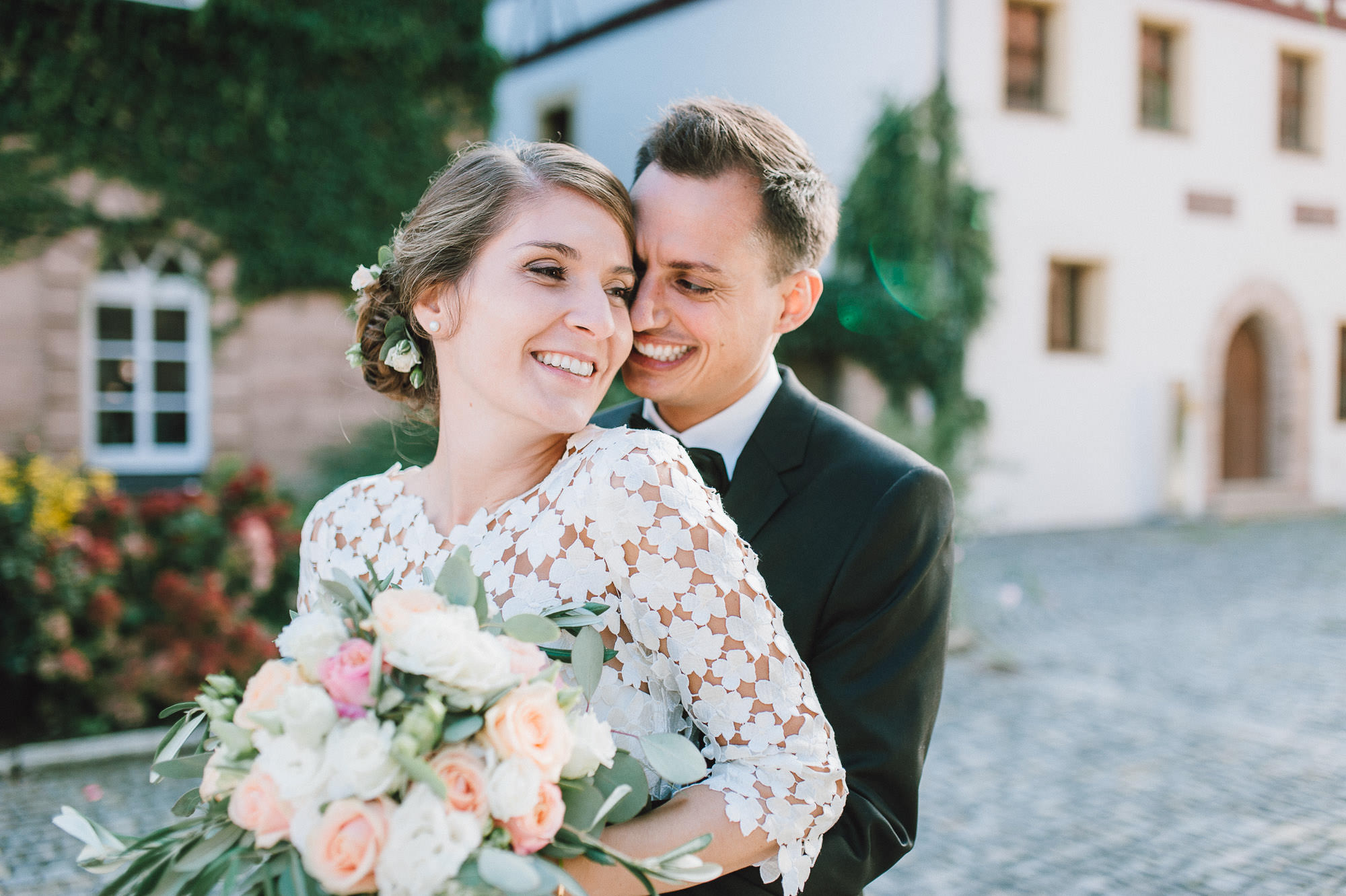 Inniges Brautpaarportrait